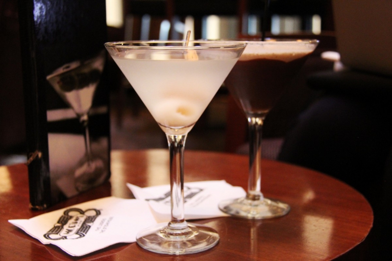 boite-nuit-NICE-min_martini_bar_lychee_chocolate_alcohol_liquor_happy_hour_happy-910161